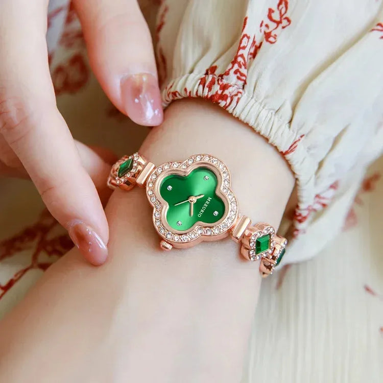 Reloj de cuarzo para mujer diseño trébol